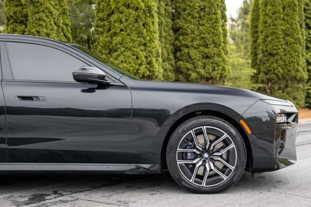 Used 2023 BMW 740i w/ Luxury Rear Seating Package RWD image 14