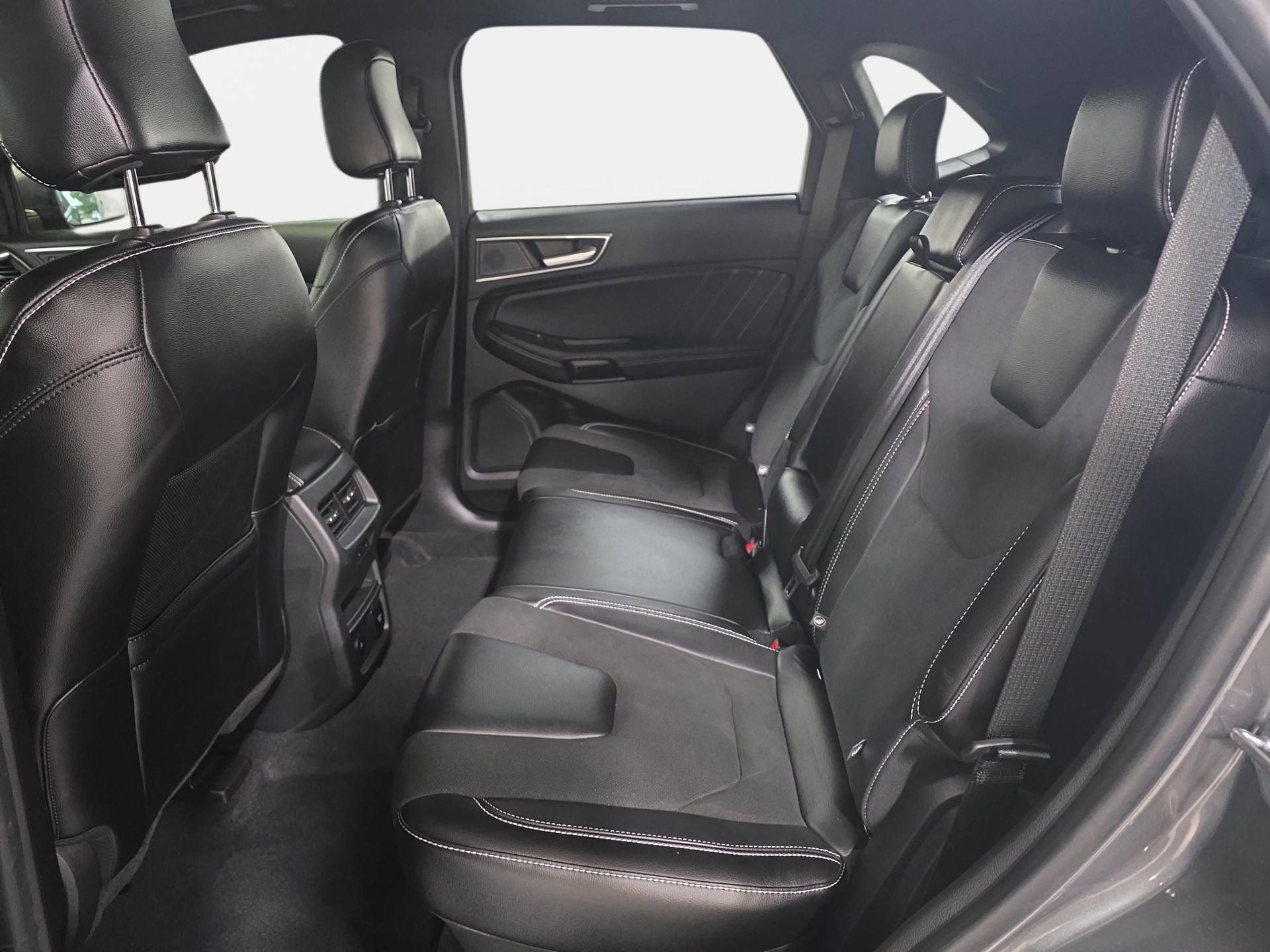 Used 2024 Ford Edge ST w/ Equipment Group 401A AWD/4WD image 14