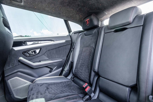 Used 2021 Lamborghini Urus AWD/4WD image 42