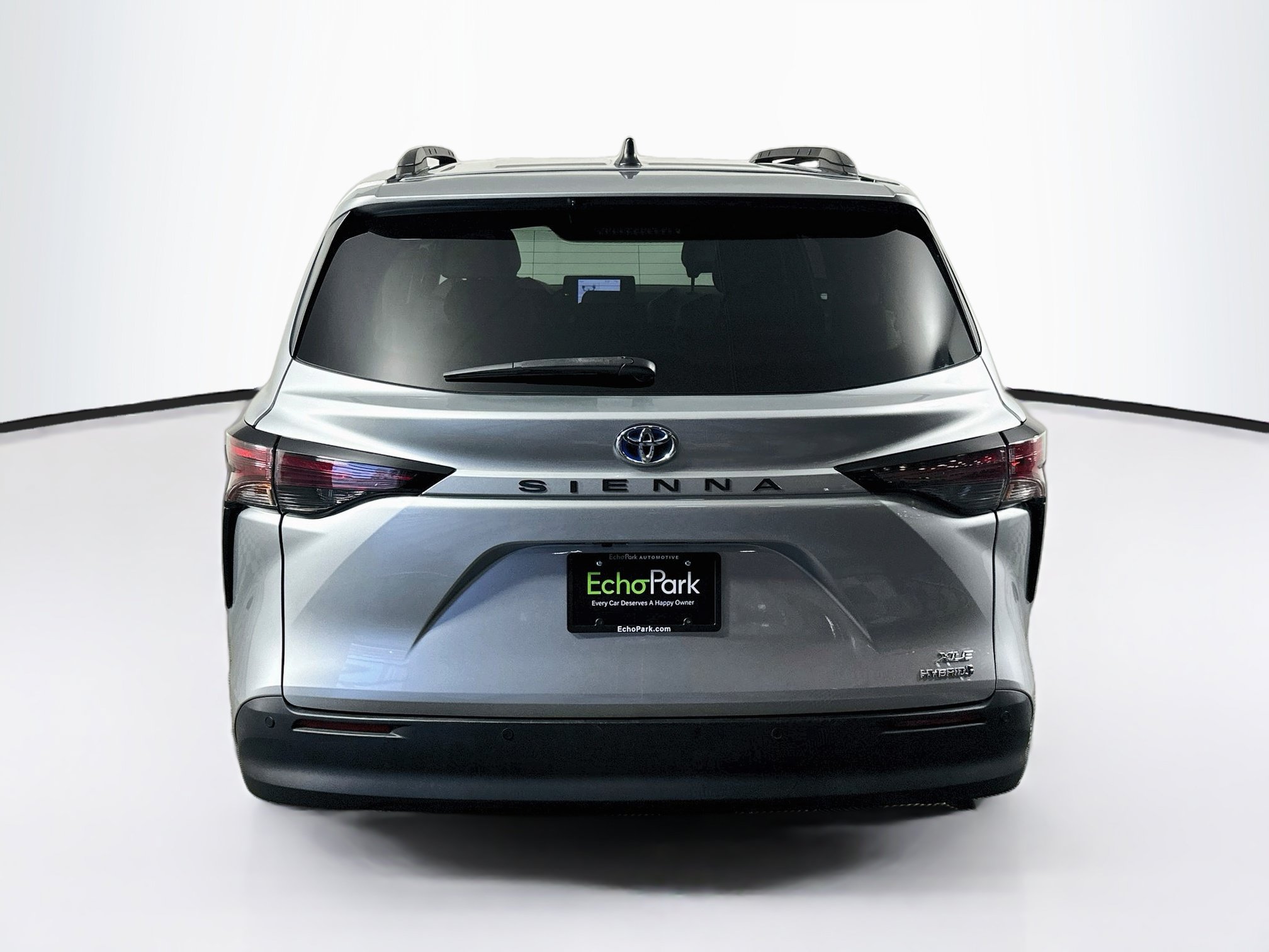 Used 2023 Toyota Sienna XLE FWD image 7