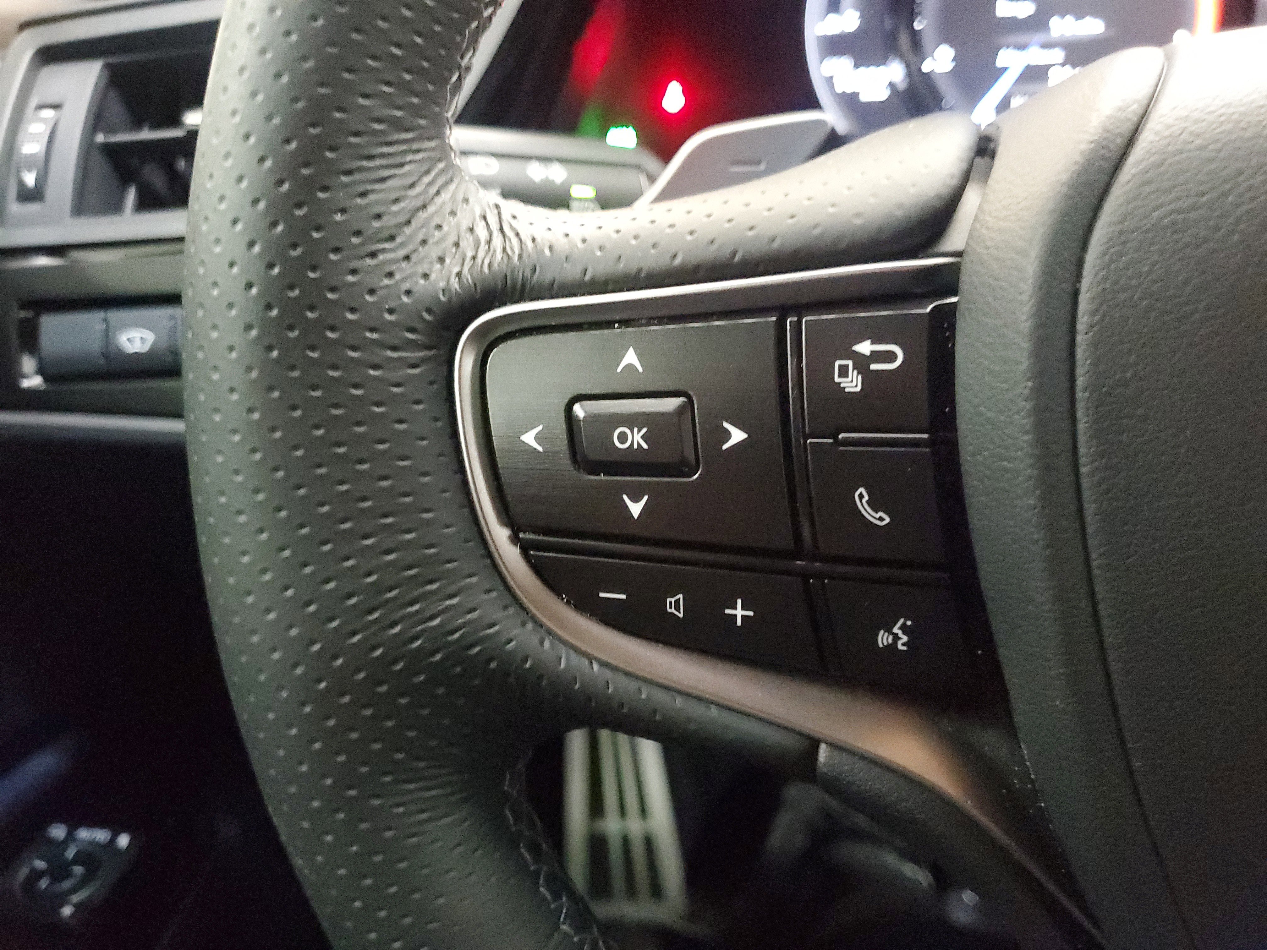 Used 2022 Lexus ES 350 F Sport w/ Accessory Package 2 image 27