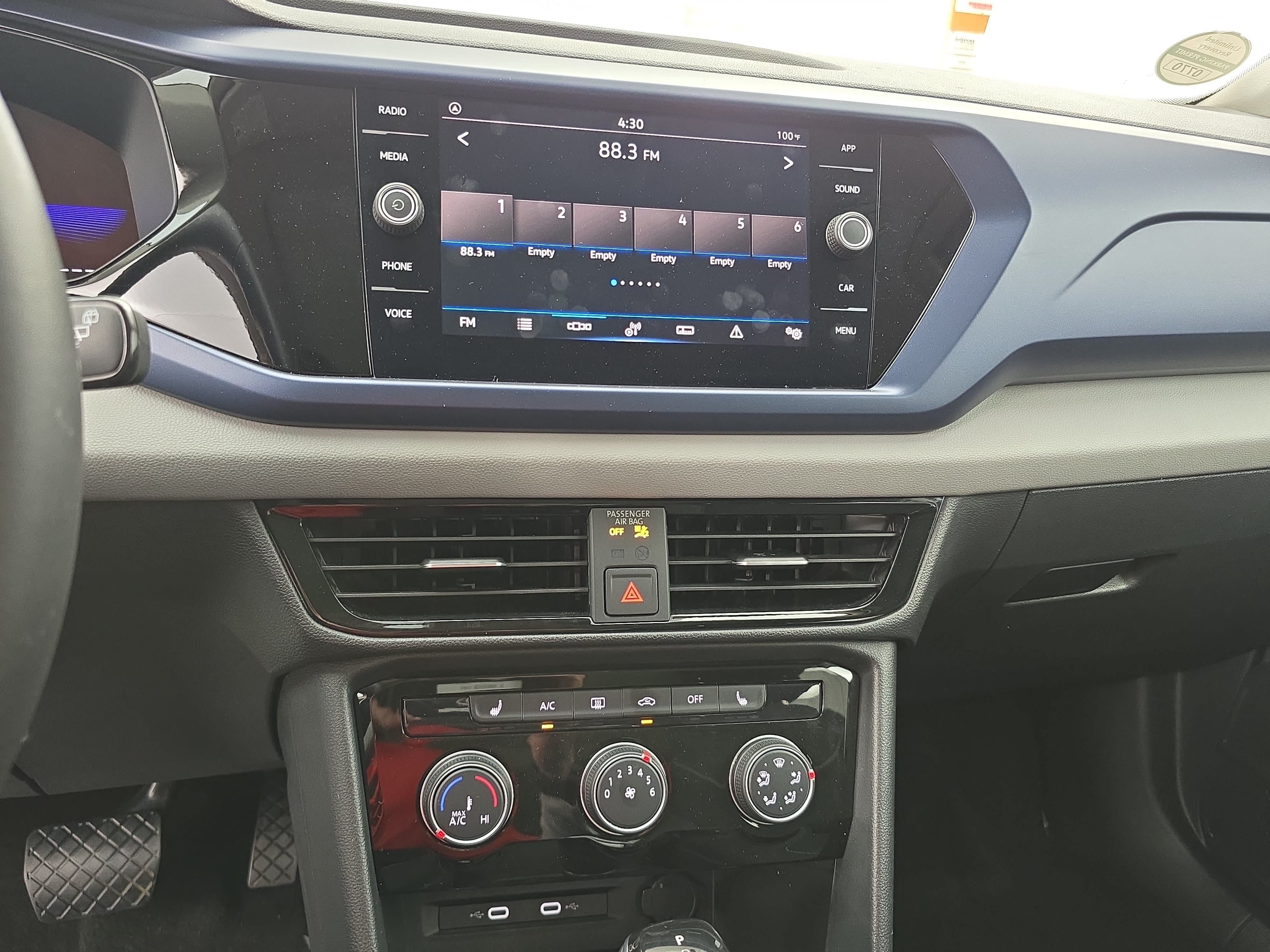 Certified 2023 Volkswagen Taos SE FWD image 19