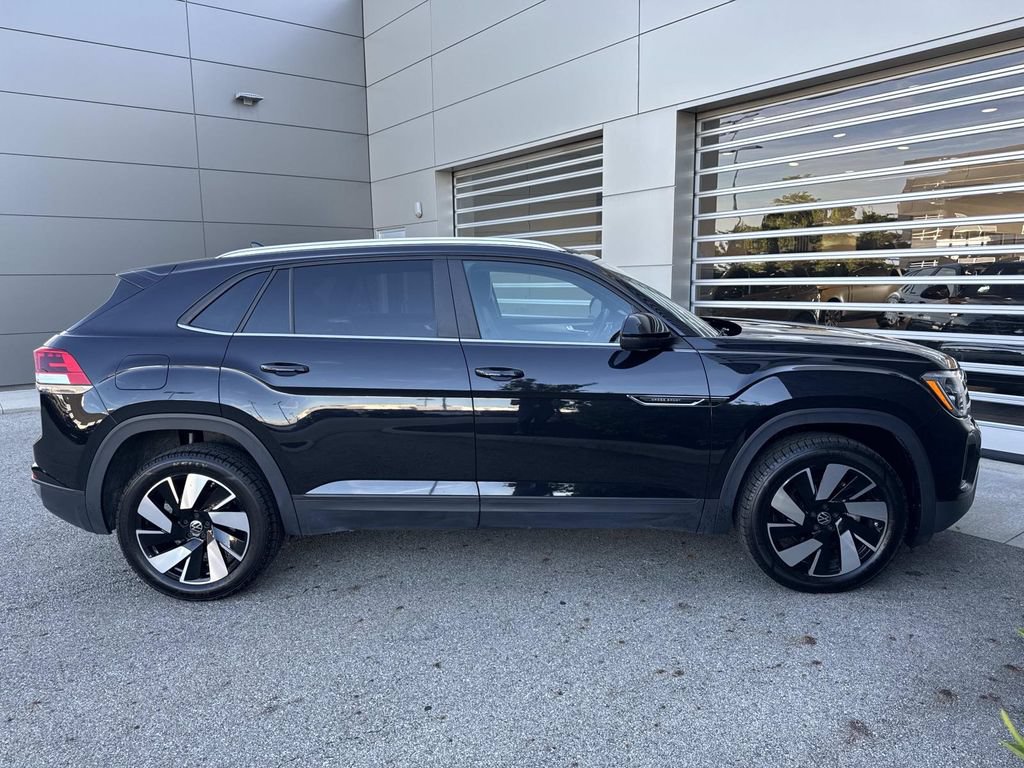 Used 2024 Volkswagen Atlas Cross Sport SE AWD/4WD image 8