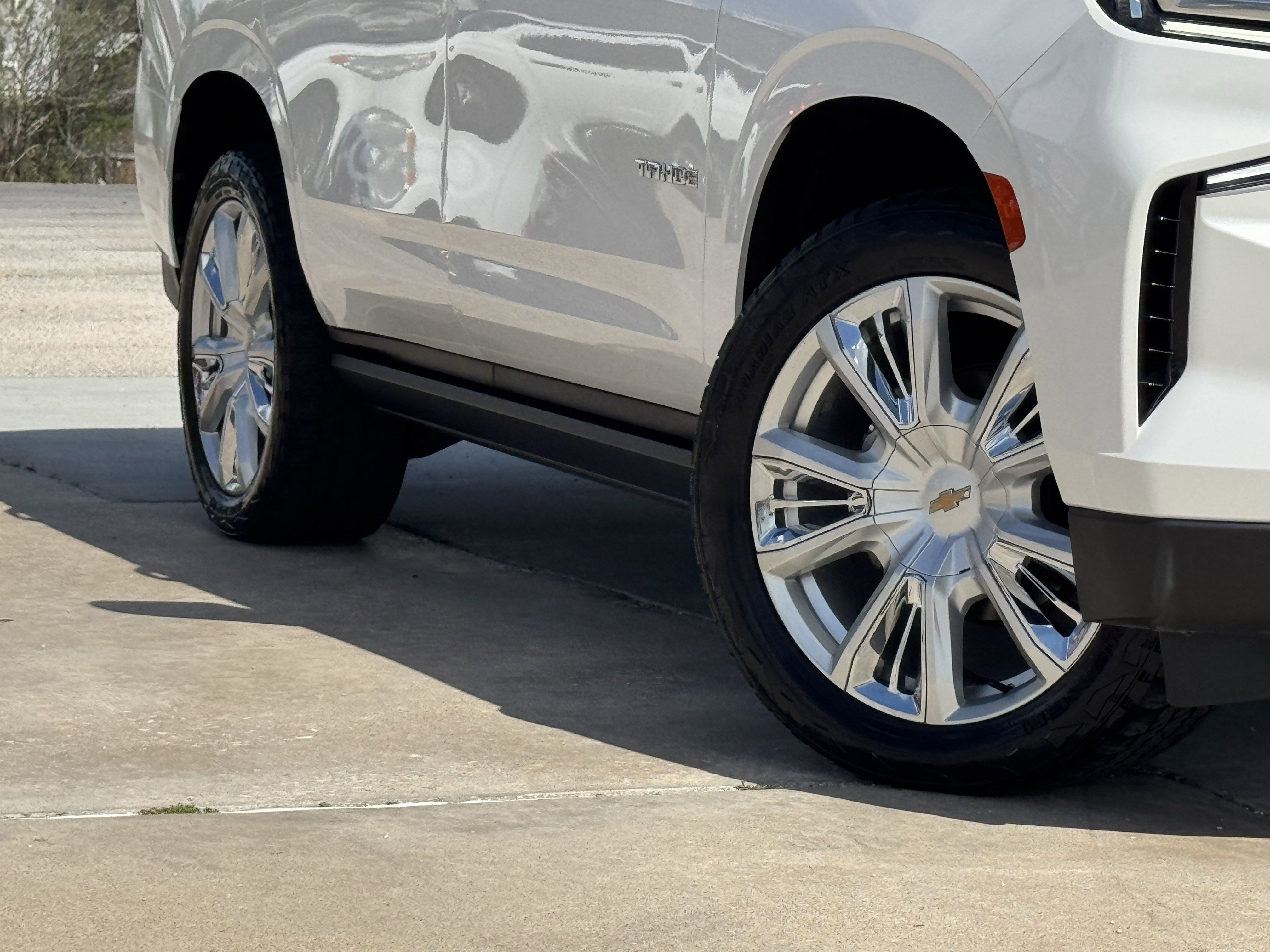 Used 2021 Chevrolet Tahoe High Country w/ Premium Package image 12