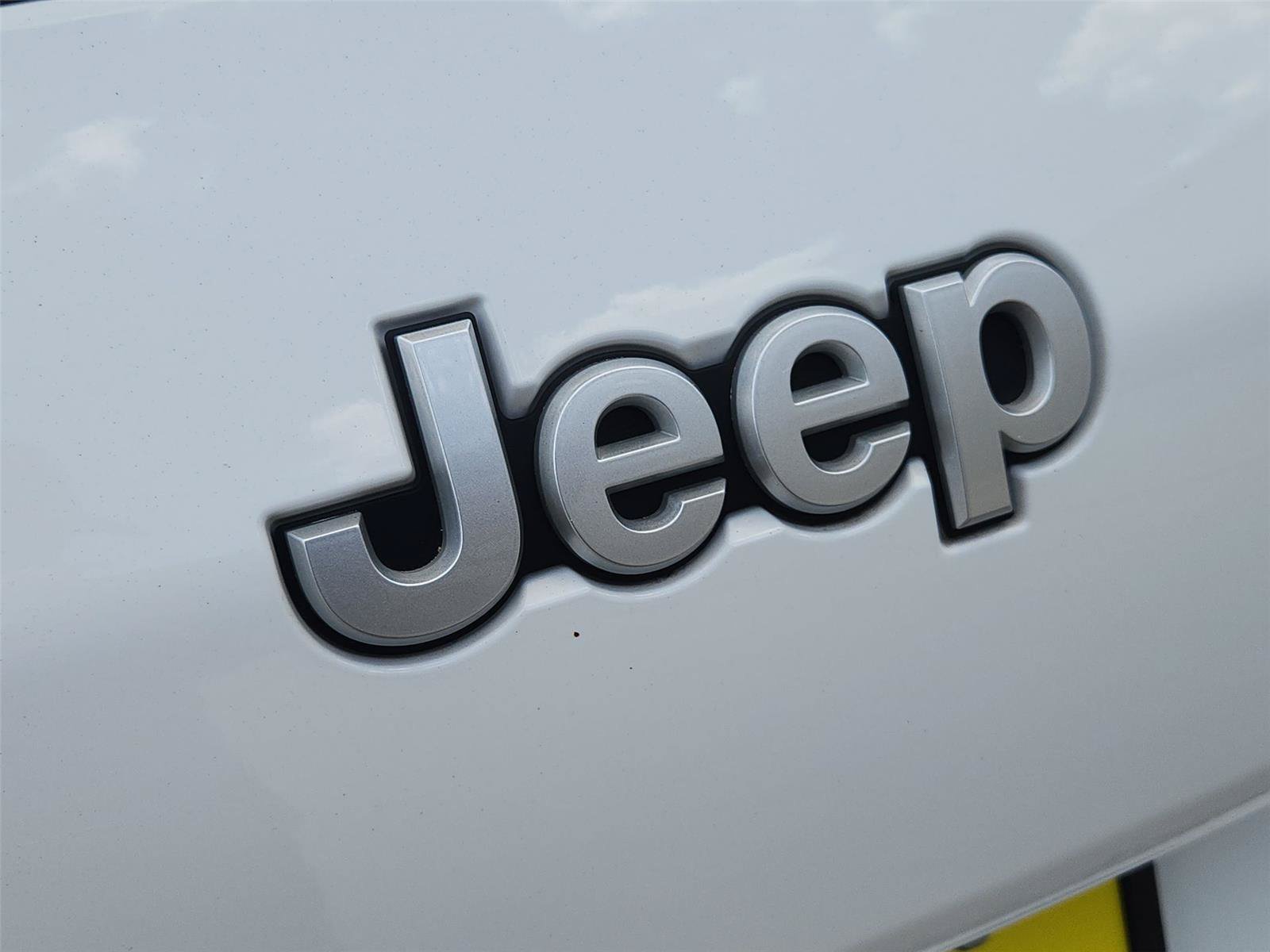 Used 2025 Jeep Grand Cherokee L Limited AWD/4WD image 31
