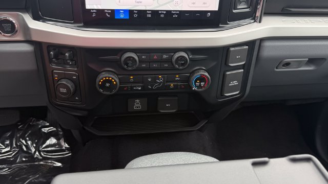 New 2026 Ford F350 XLT w/ XLT Premium Package AWD/4WD image 23