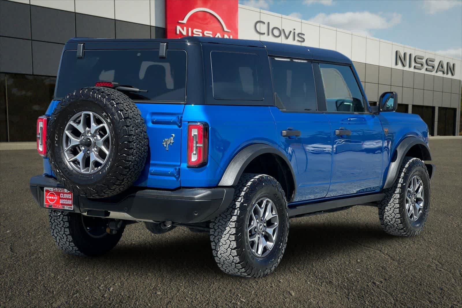 Used 2025 Ford Bronco Badlands AWD/4WD image 3