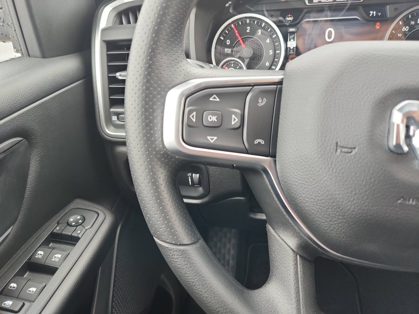 New 2026 RAM 1500 Express AWD/4WD image 15