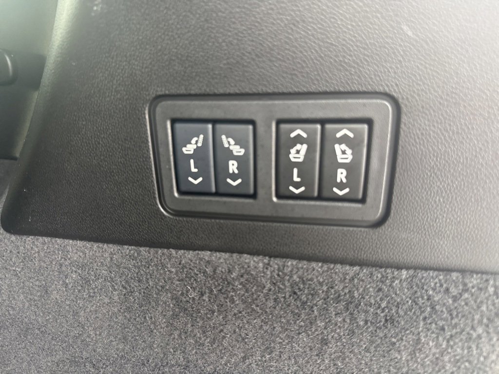 Certified 2025 Cadillac XT6 Premium Luxury image 12