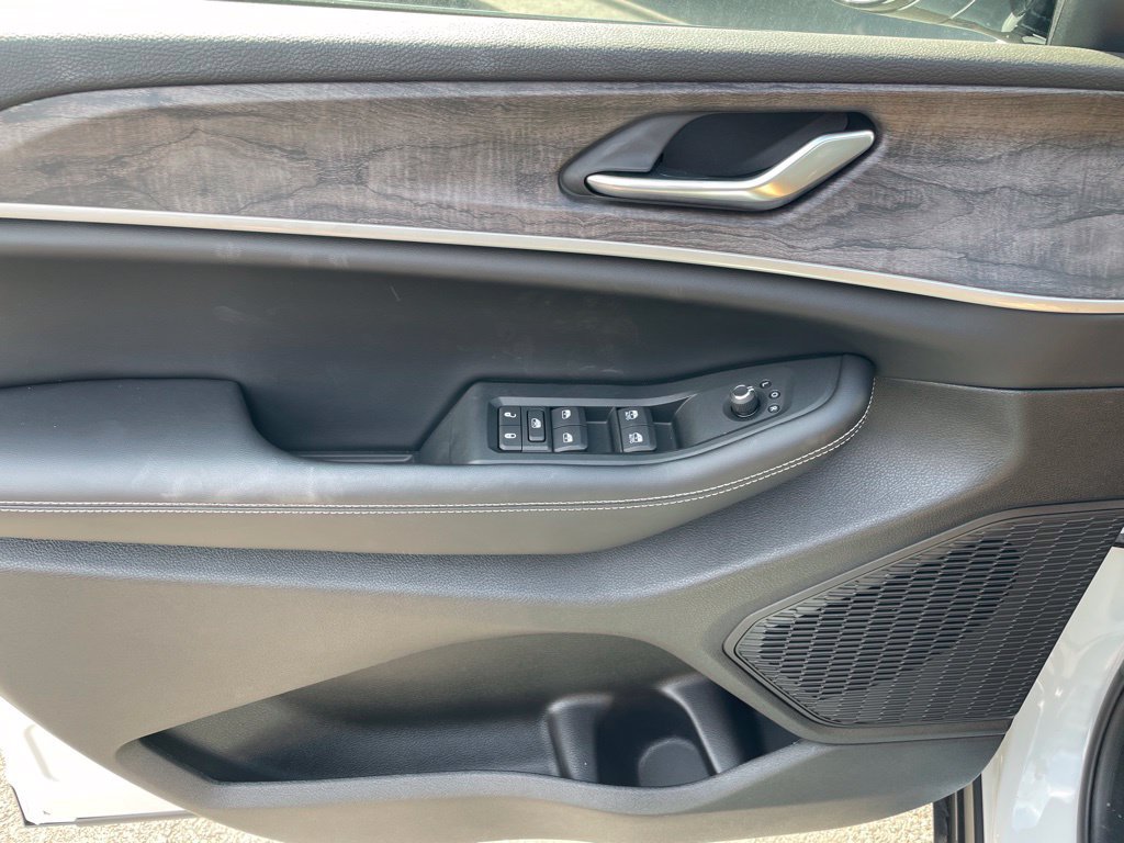 New 2027 Jeep Grand Cherokee Altitude AWD/4WD image 8