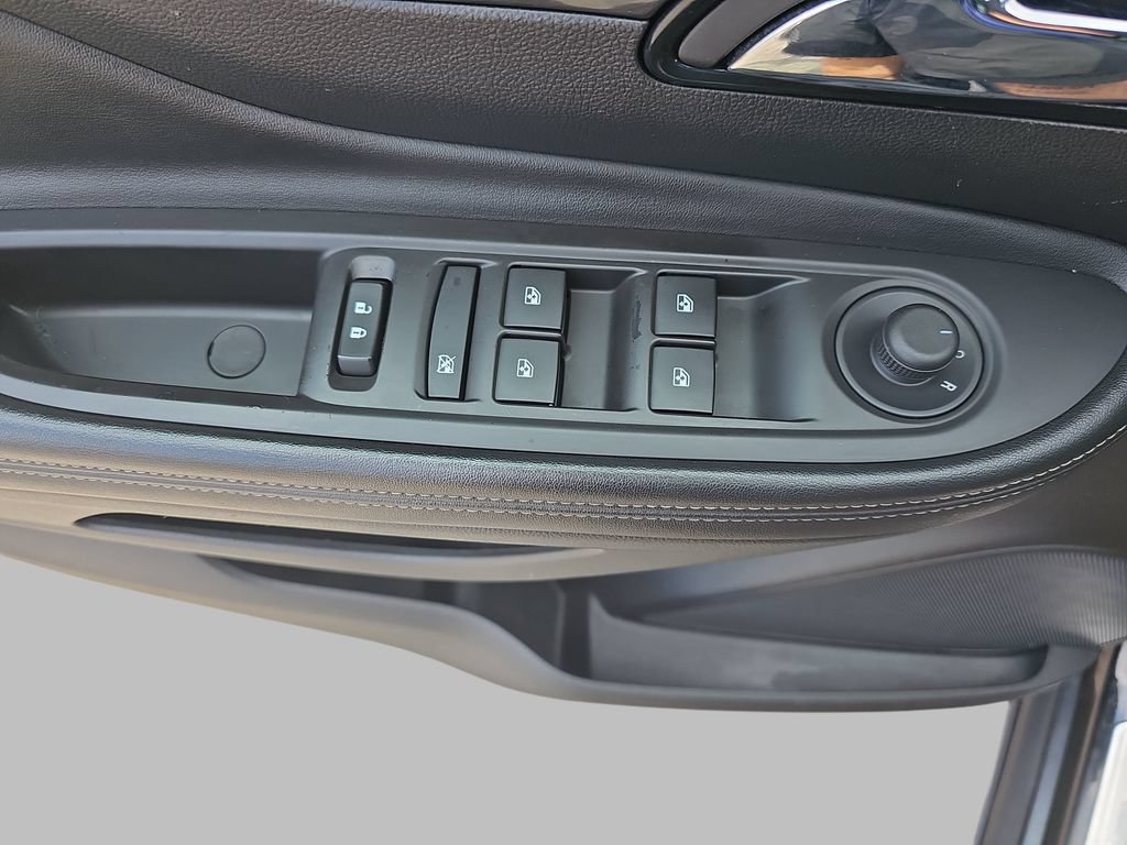 Used 2019 Buick Encore Sport Touring FWD image 33