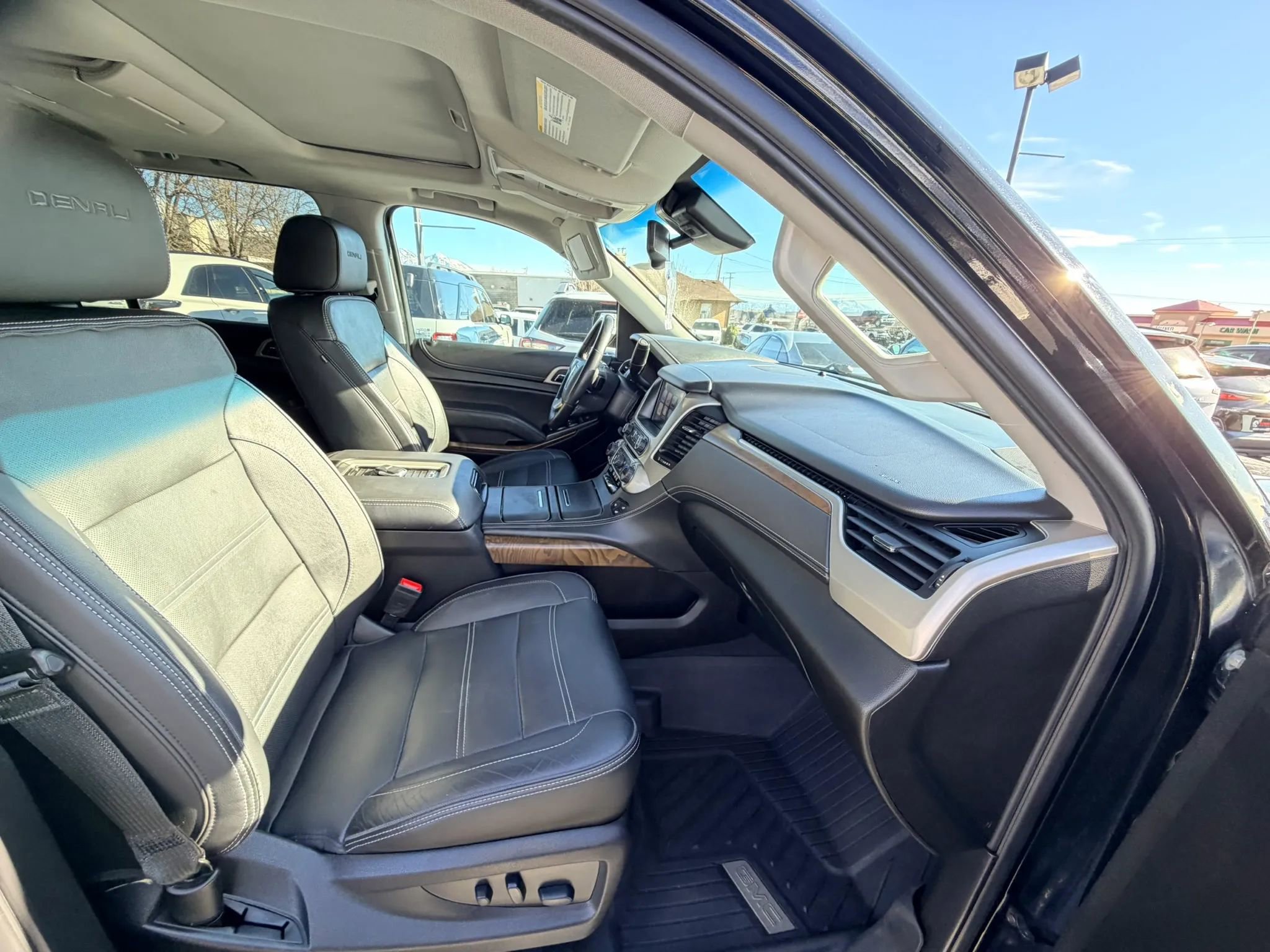 Used 2019 GMC Yukon XL Denali w/ Denali Ultimate Package image 35