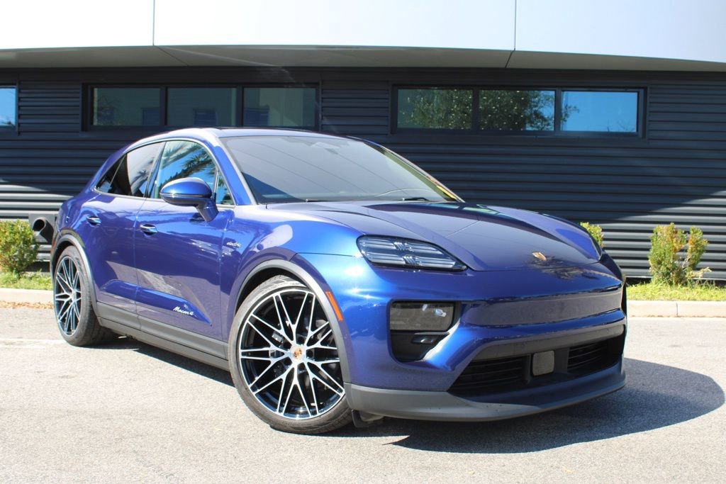 Certified 2024 Porsche Macan 4 Electric image 9