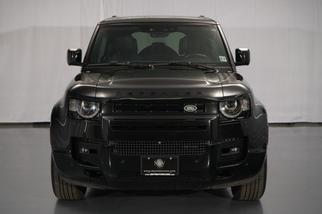 Used 2023 Land Rover Defender 110 X-Dynamic SE AWD/4WD image 6