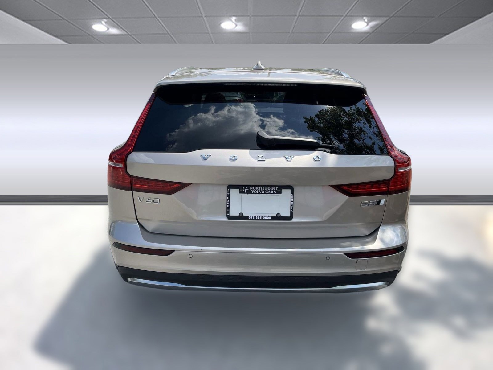 Certified 2025 Volvo V60 B5 Cross Country Ultra image 10