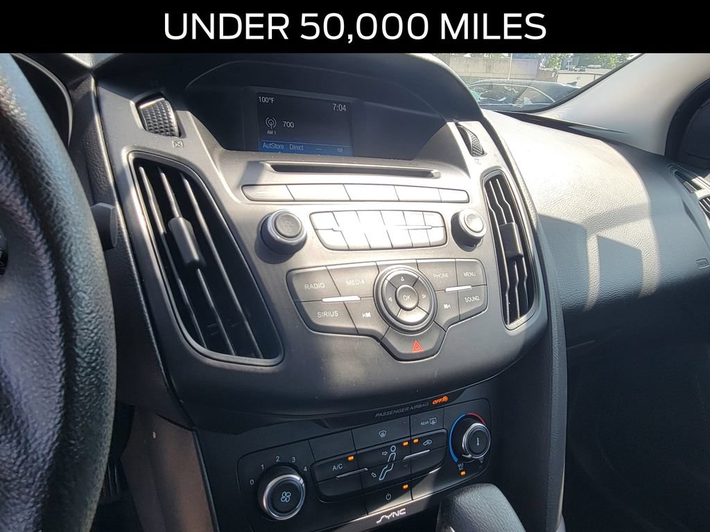 Certified 2017 Ford Focus SE FWD image 25
