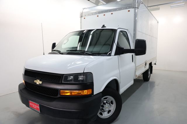 Used 2022 Chevrolet Express 3500 w/ Driver Convenience Package RWD image 27