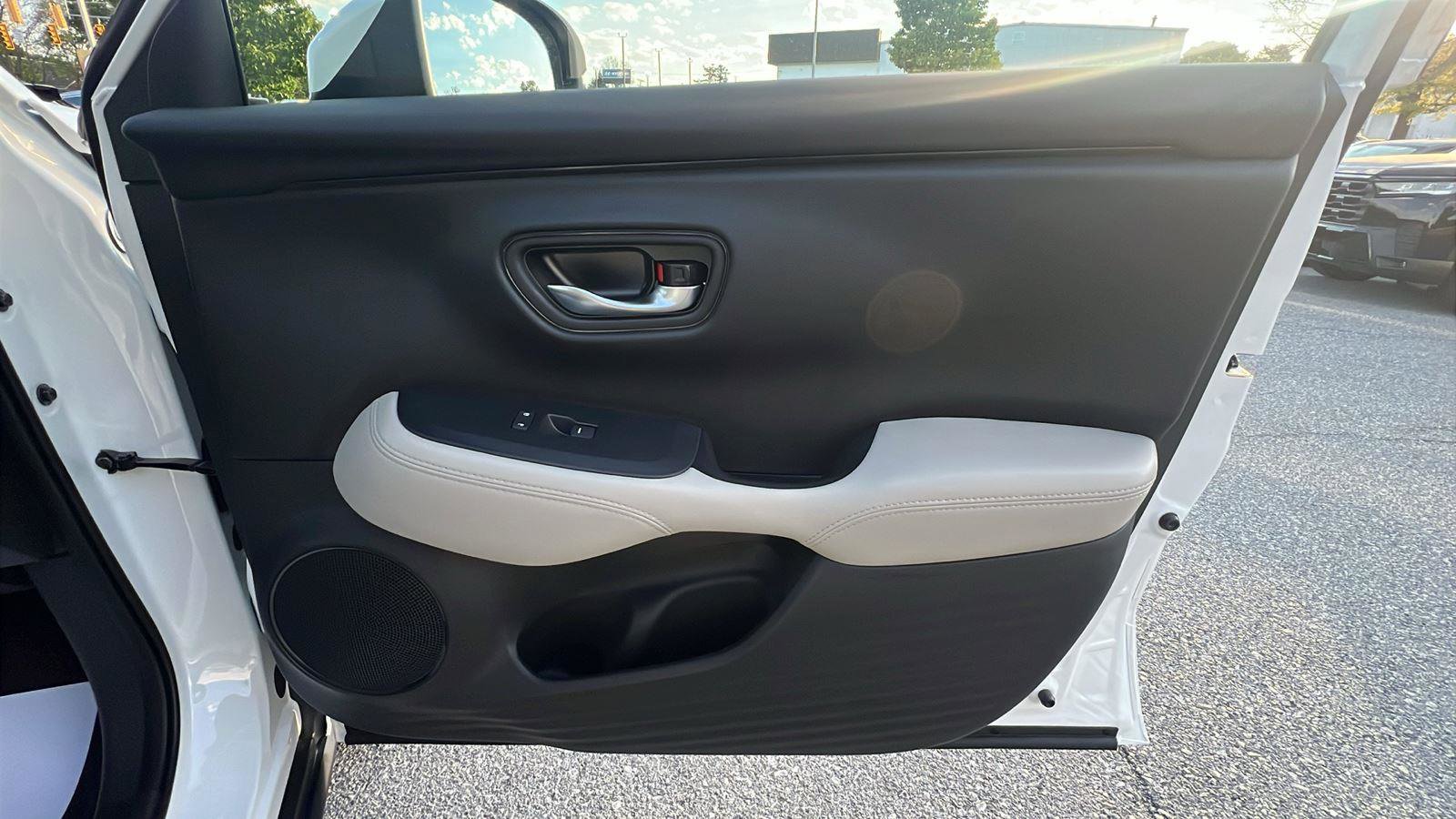 New 2027 Honda HR-V LX image 12