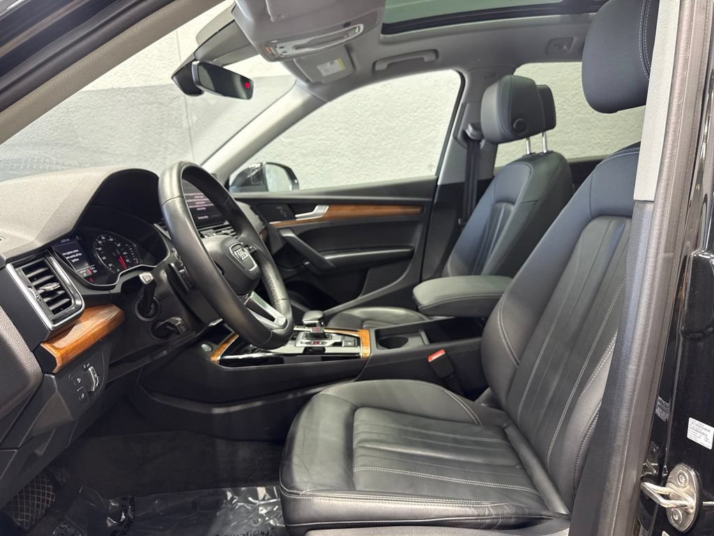 Used 2023 Audi Q5 2.0T Premium w/ Convenience Package AWD/4WD image 9