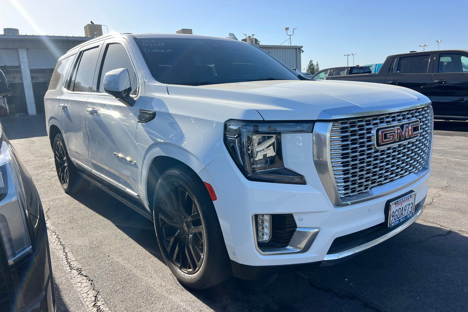 Used 2023 GMC Yukon Denali w/ Denali Reserve Package AWD/4WD image 2