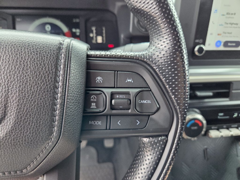 Used 2025 Toyota Tacoma SR5 AWD/4WD image 31