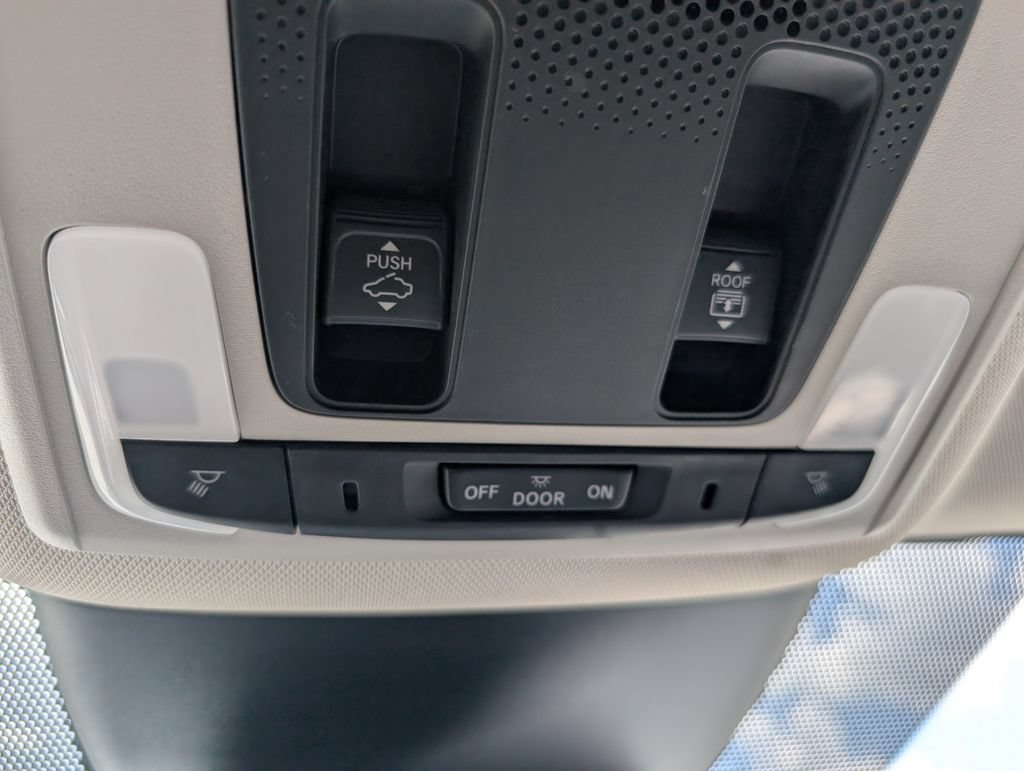 Used 2025 Honda Pilot Touring image 12