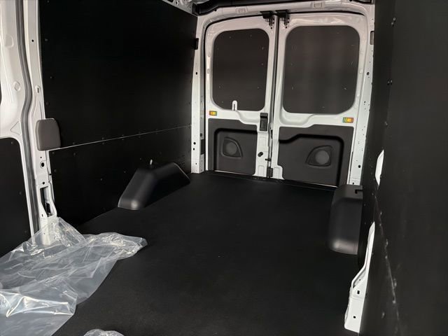 New 2026 Ford Transit 250 148 Medium Roof w/ Load Area Protection Package RWD image 12
