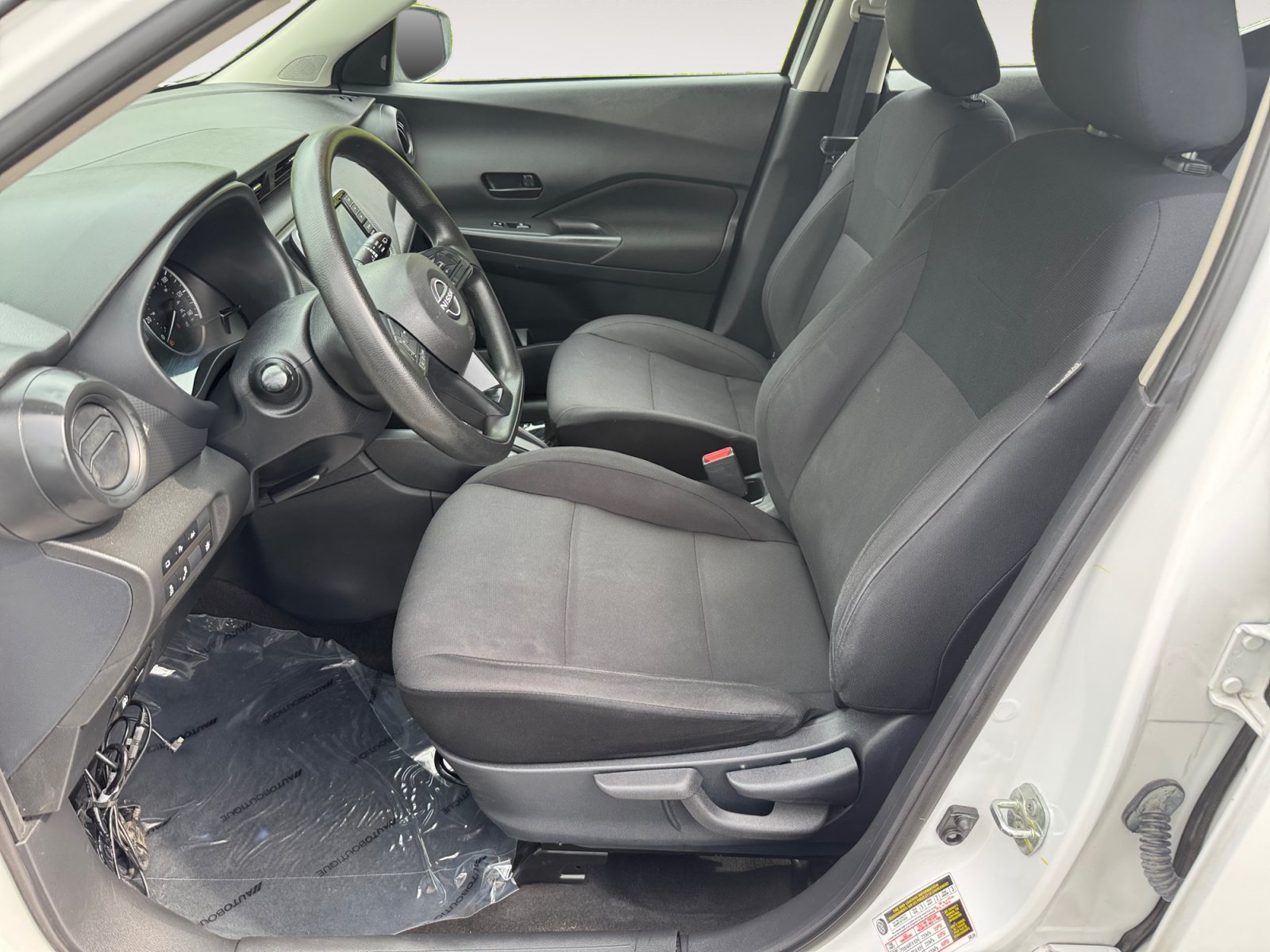 Used 2023 Nissan Kicks S FWD image 13