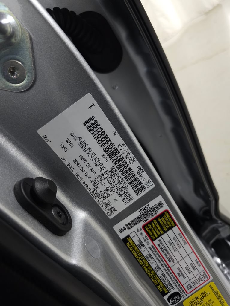 Used 2024 Toyota Tundra Limited AWD/4WD image 35