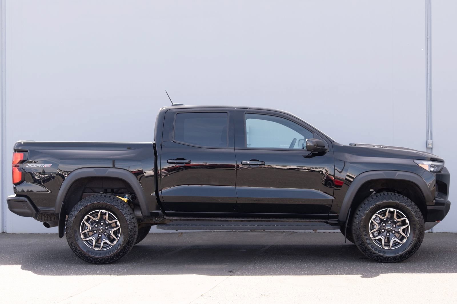Used 2026 Chevrolet Colorado ZR2 w/ Technology Package AWD/4WD image 28