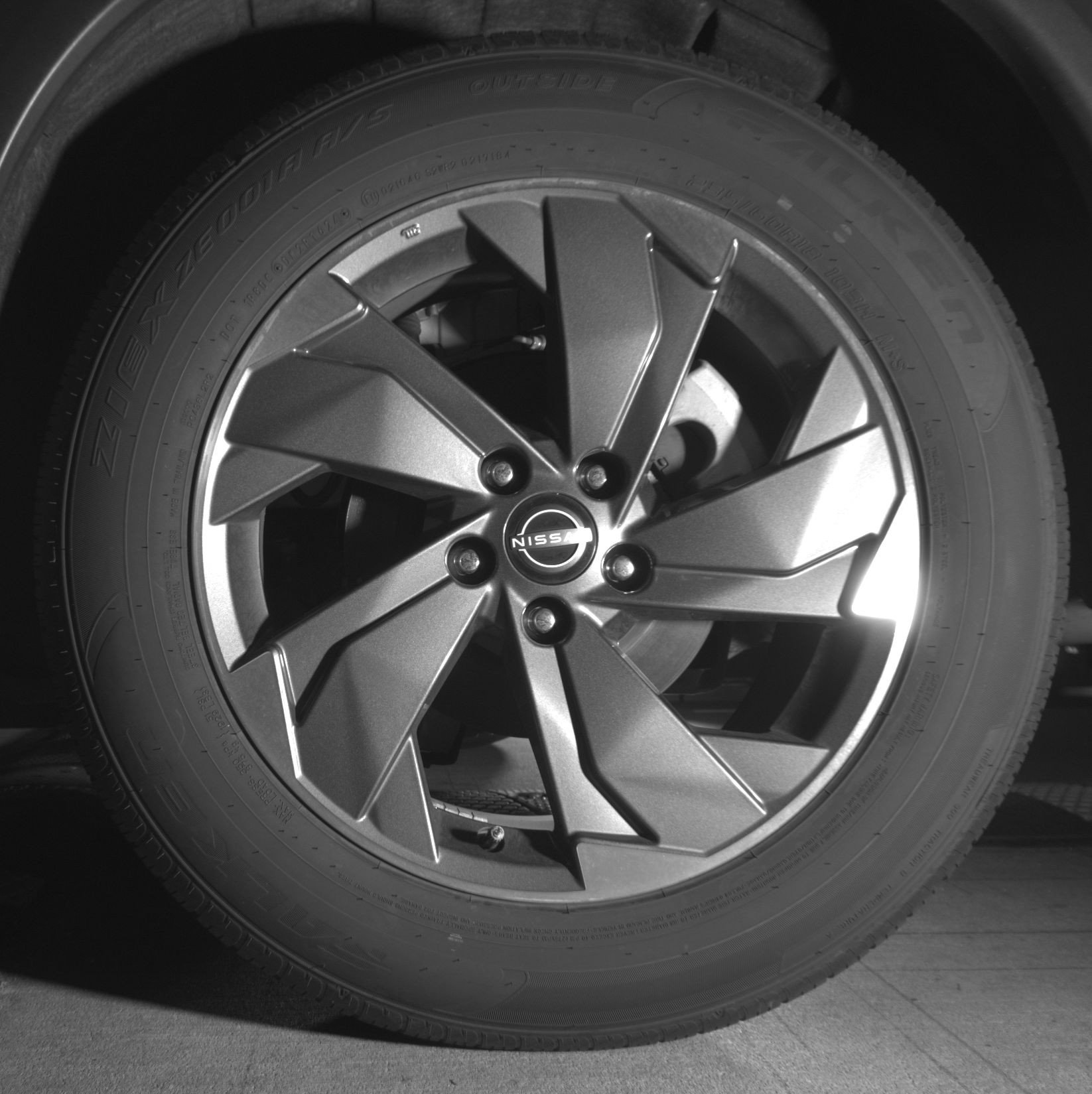 Used 2025 Nissan Rogue SV FWD image 14