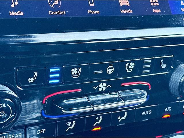 Used 2024 Jeep Grand Cherokee L Limited w/ Luxury Tech Group II image 20