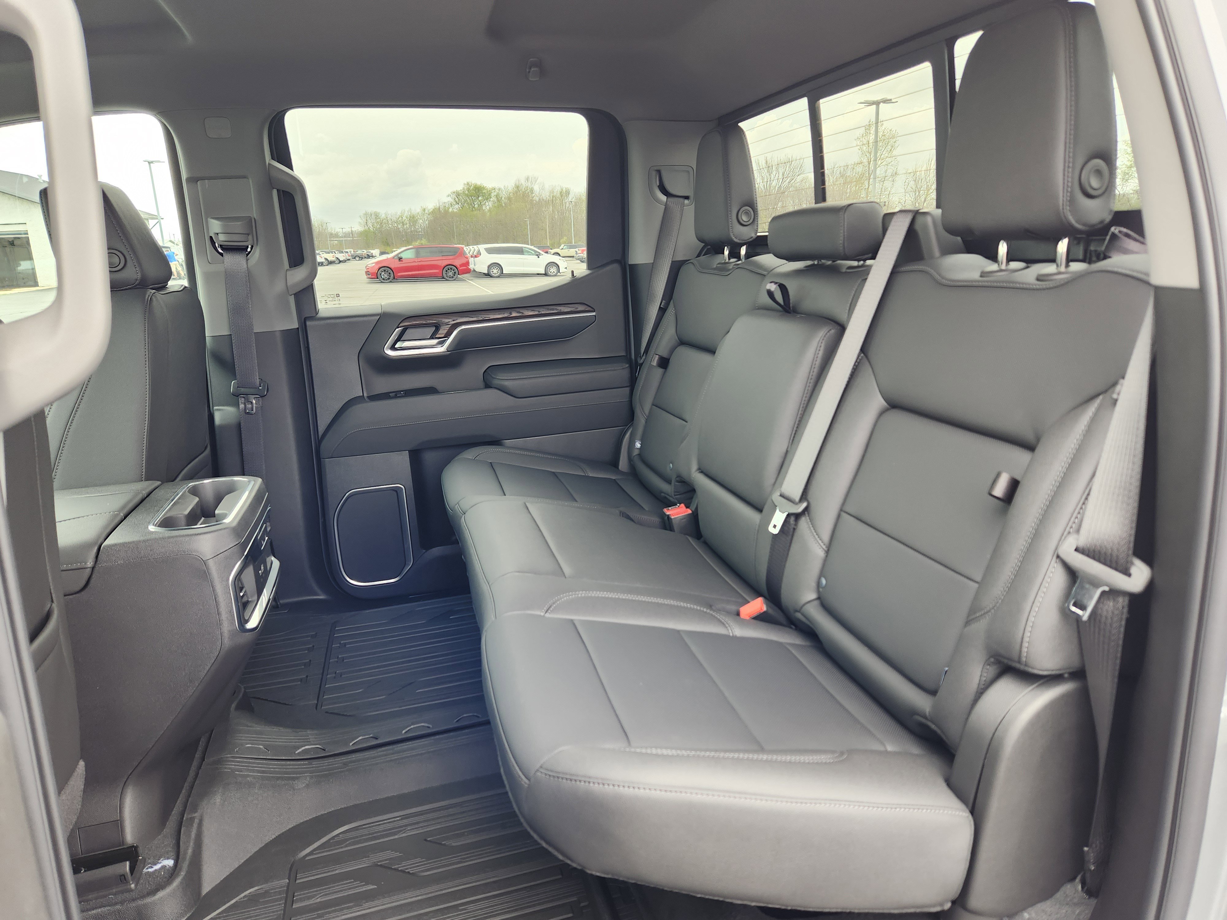 New 2026 GMC Sierra 1500 SLT w/ SLT Premium Plus Package image 8