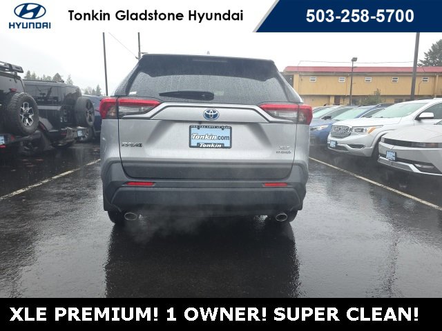 Used 2022 Toyota RAV4 XLE Premium image 6