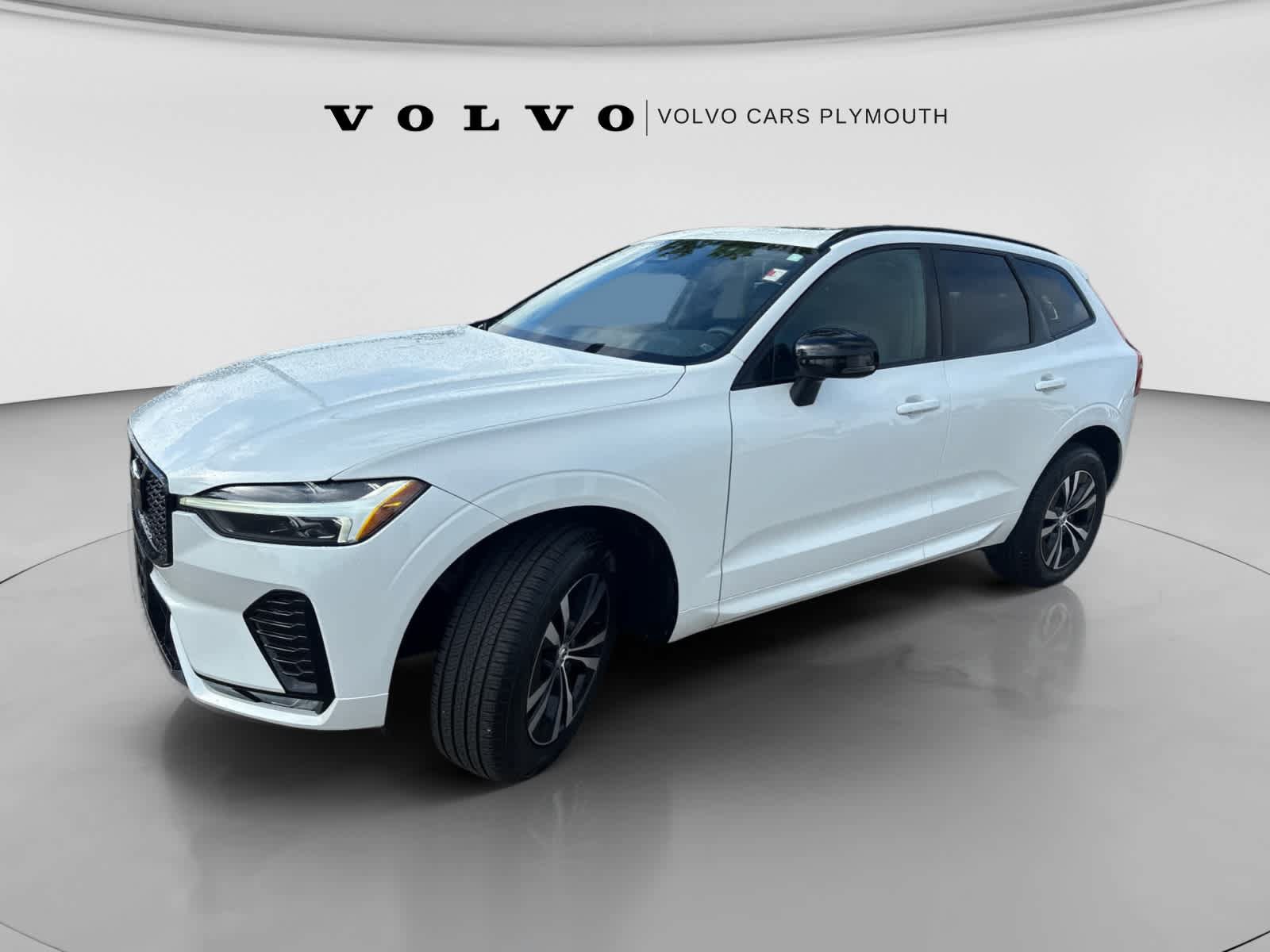 Used 2024 Volvo XC60 B5 Core AWD/4WD image 5