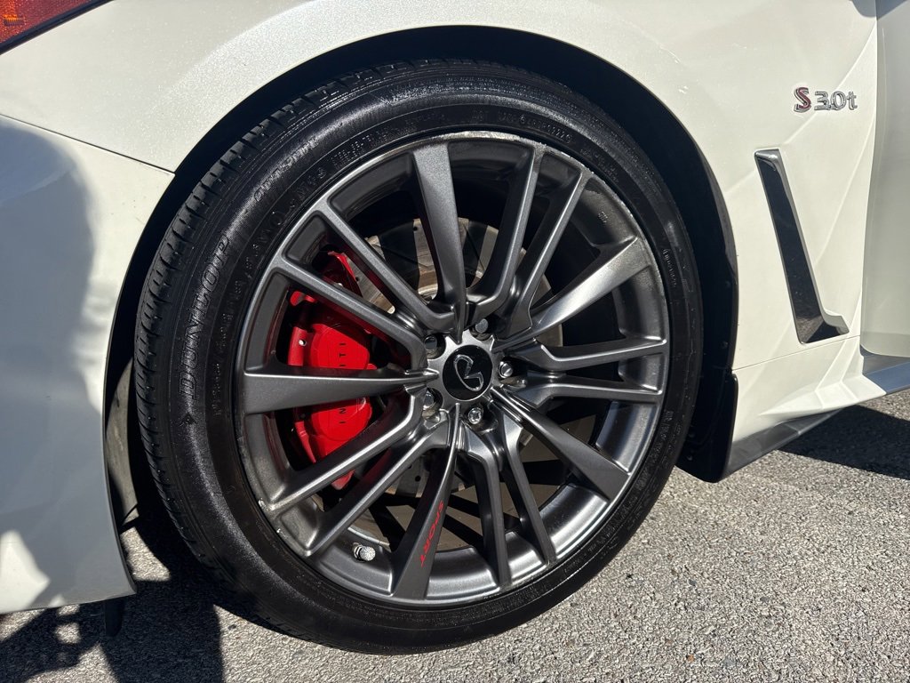 Used 2017 INFINITI Q60 Red Sport 400 image 40