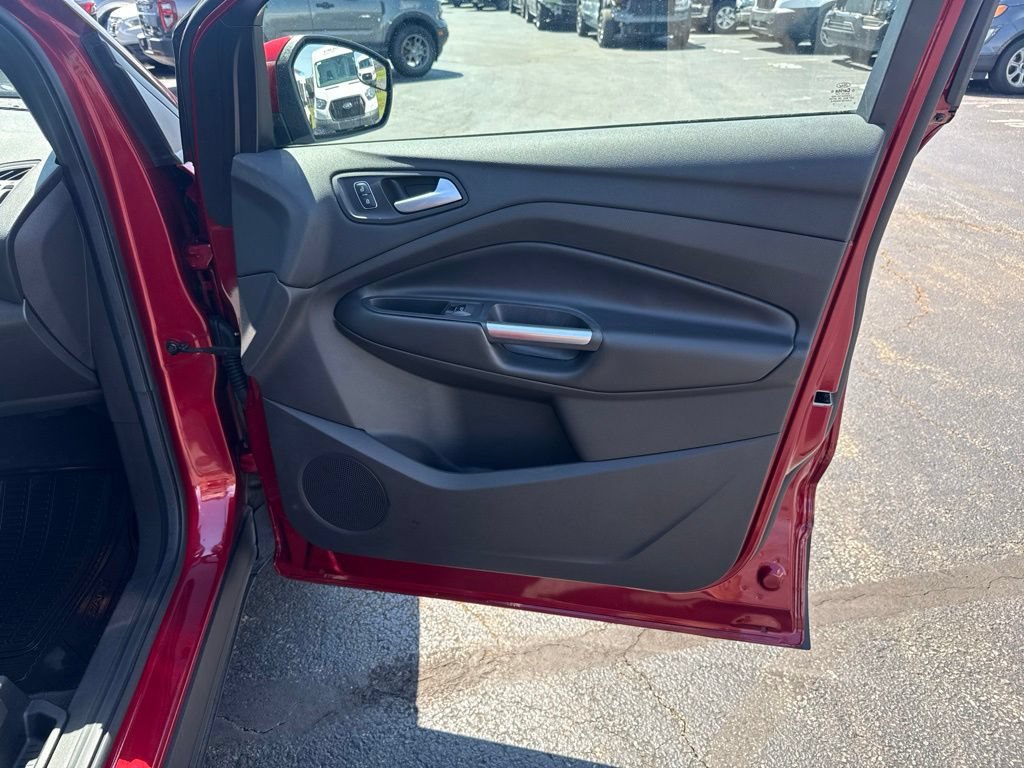 Used 2019 Ford Escape SE FWD image 35