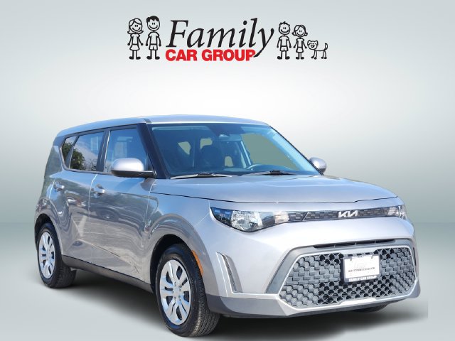 Used 2023 Kia Soul LX FWD image 2