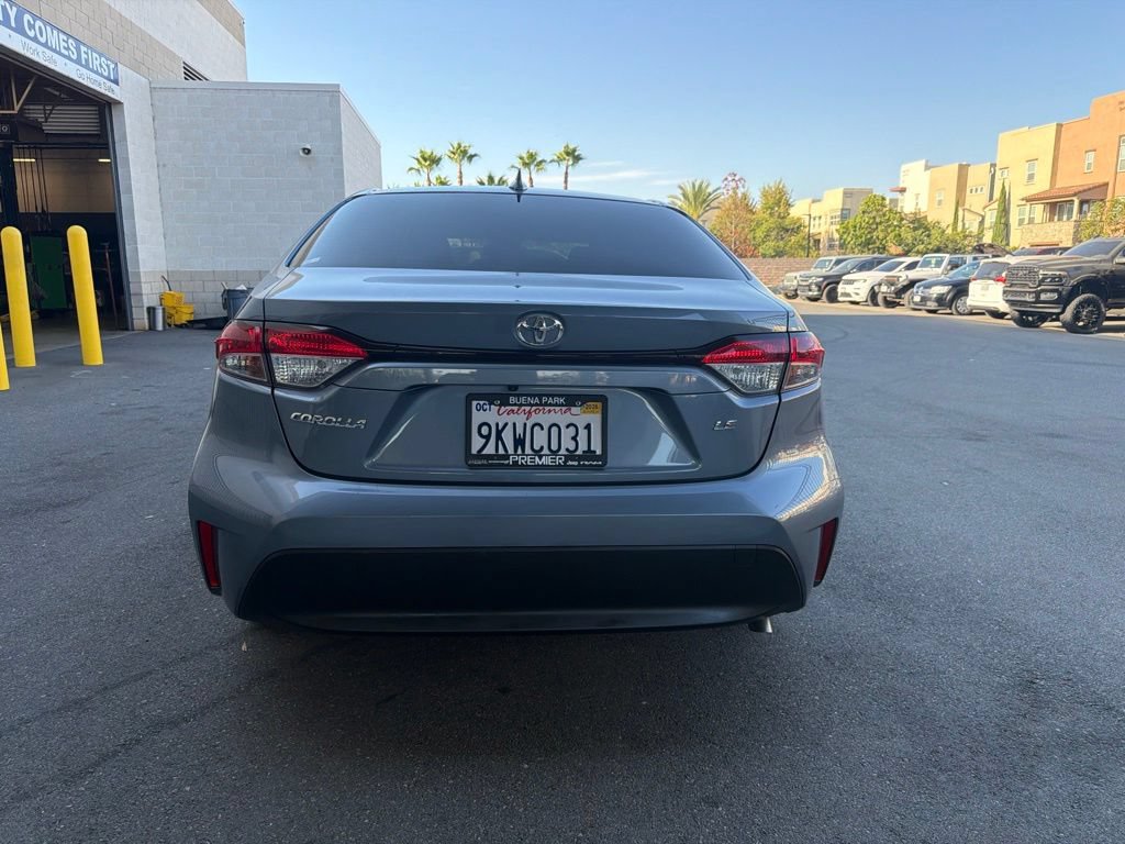 Used 2024 Toyota Corolla LE FWD image 4