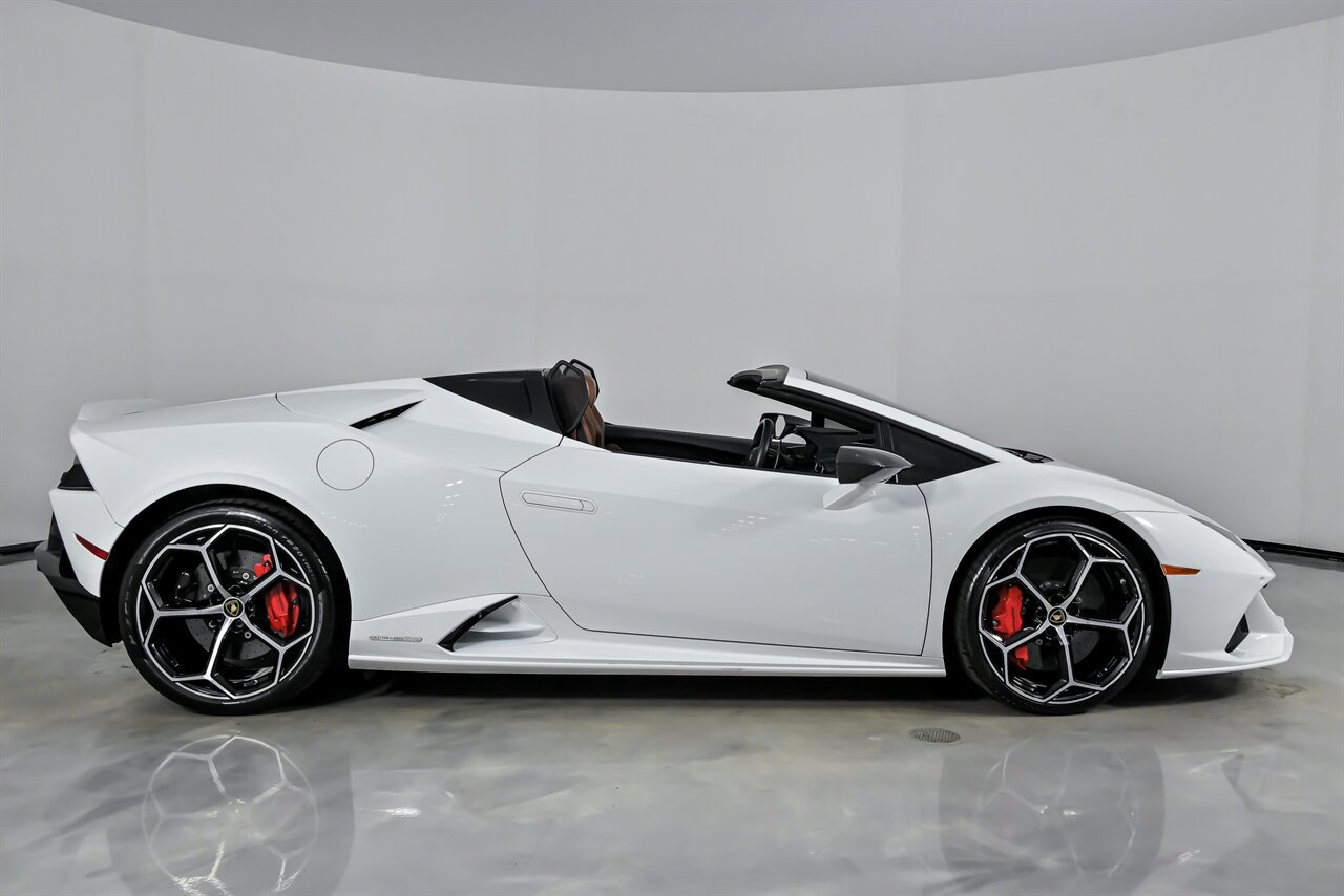Used 2020 Lamborghini Huracan EVO AWD/4WD image 14