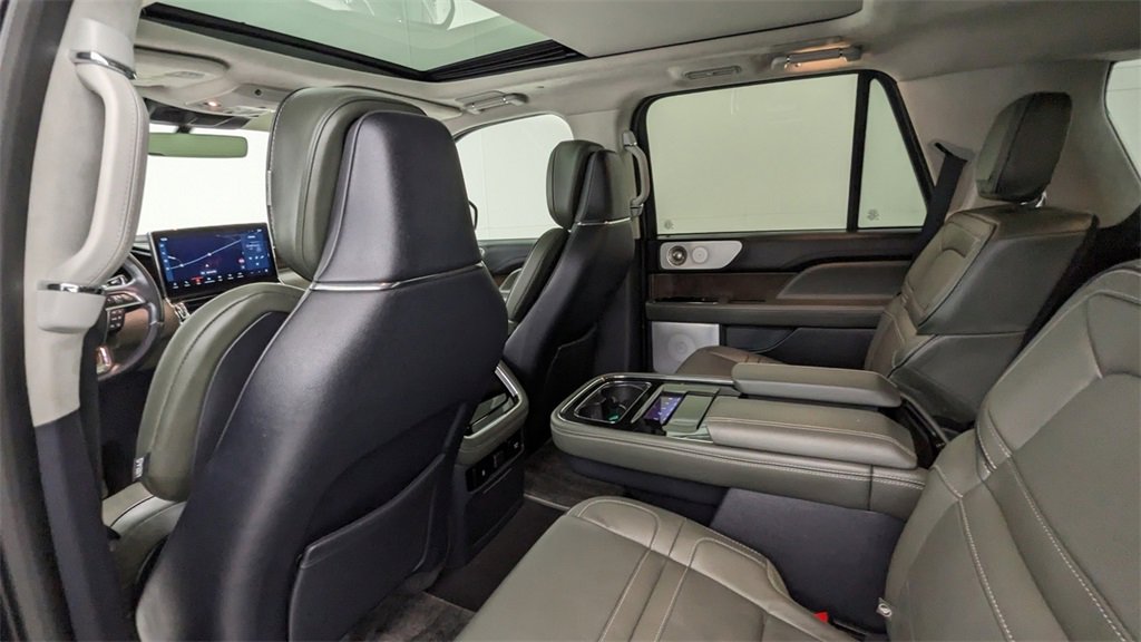 Used 2023 Lincoln Navigator Black Label image 36