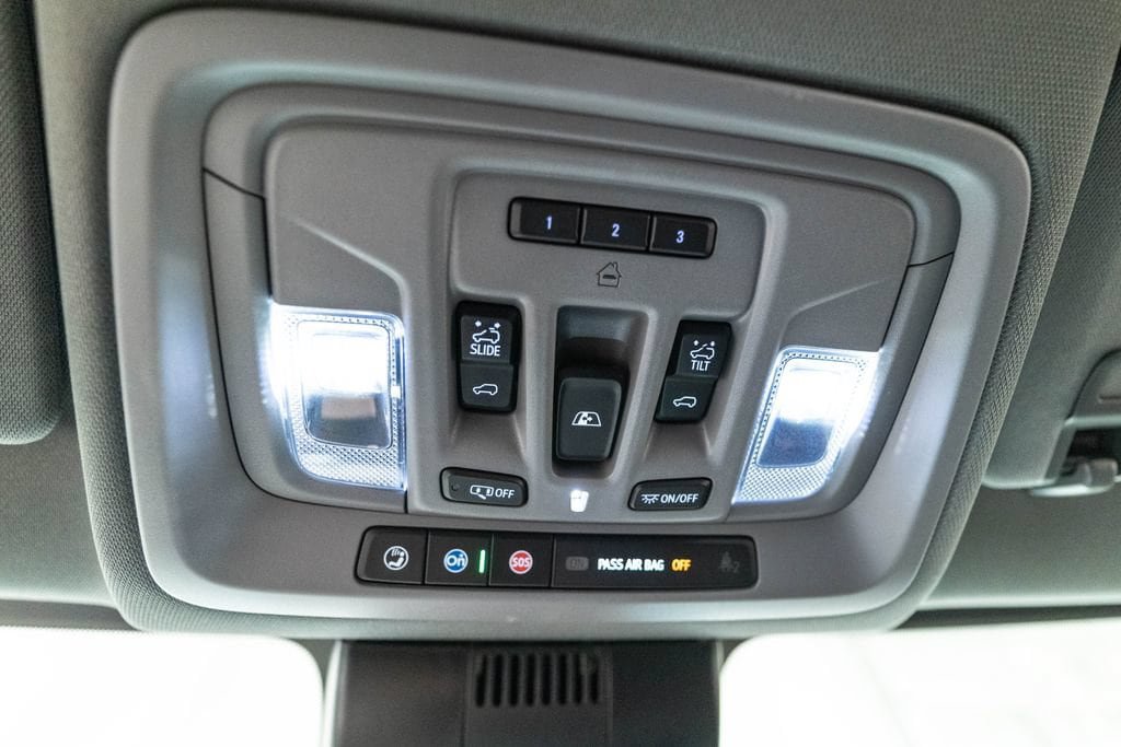 Used 2025 GMC Sierra 1500 Denali w/ Denali Carbonpro Edition AWD/4WD image 31