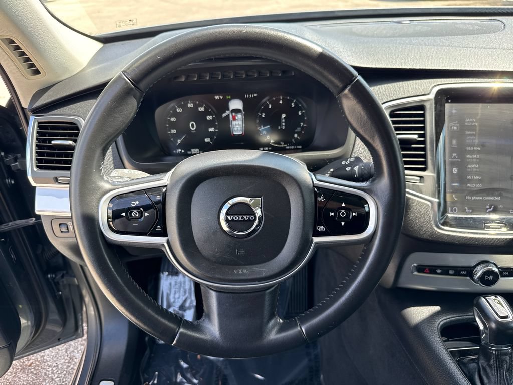 Used 2018 Volvo XC90 T6 Momentum w/ Convenience Package AWD/4WD image 14