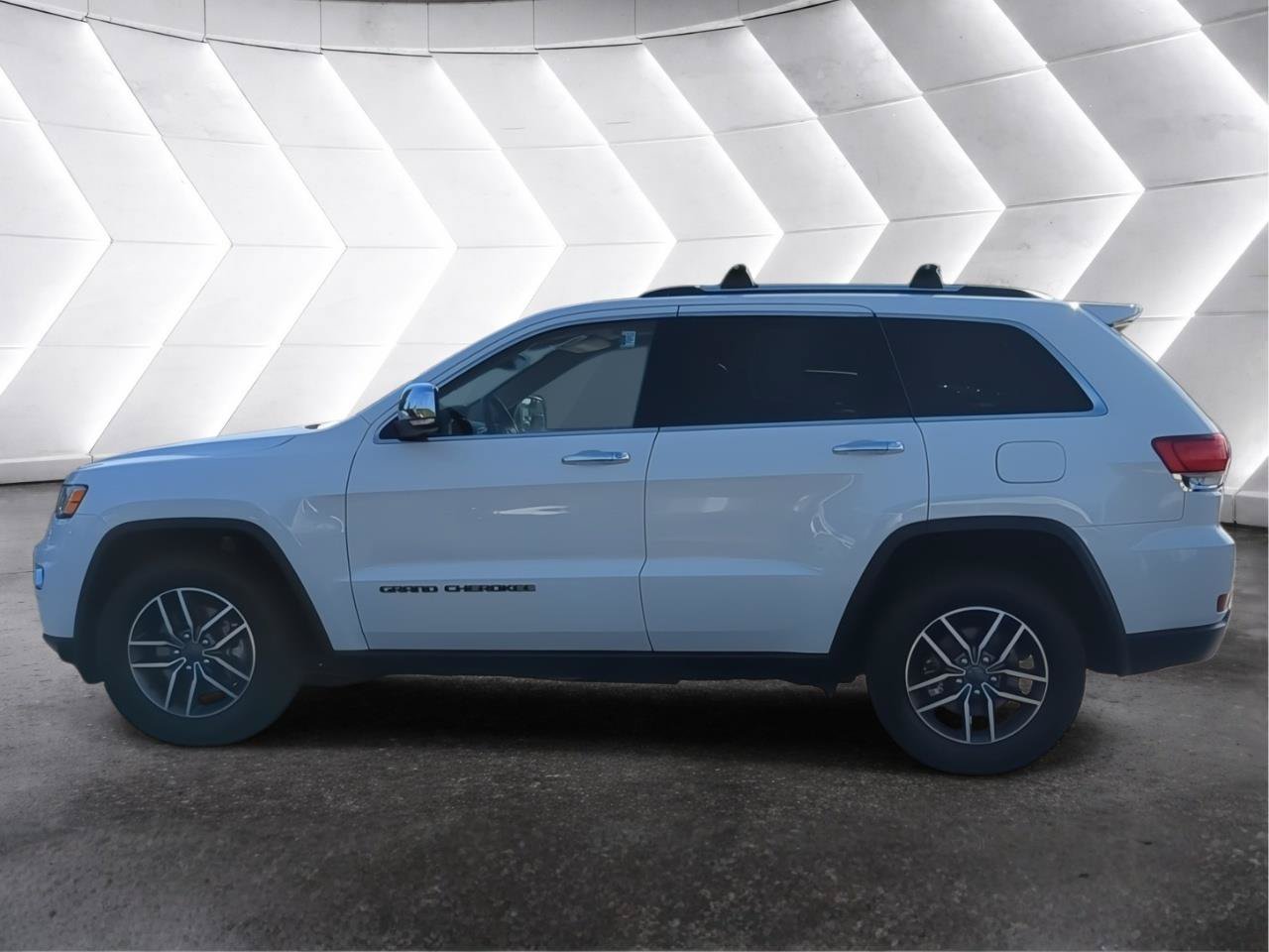 Used 2021 Jeep Grand Cherokee Limited AWD/4WD image 6