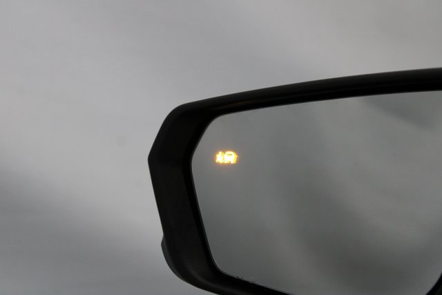 Used 2020 Chevrolet Equinox LT image 25