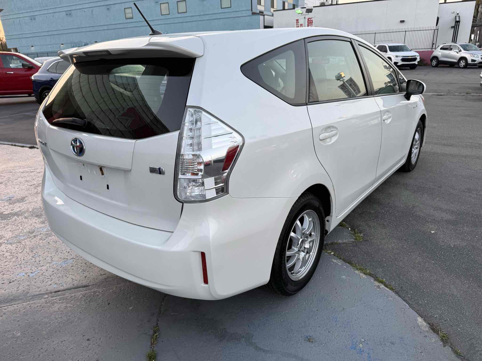 Used 2014 Toyota Prius V Two FWD image 10