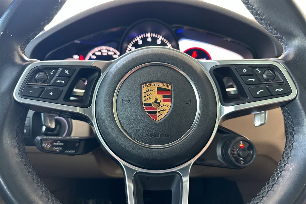 Used 2023 Porsche Cayenne Platinum Edition image 27