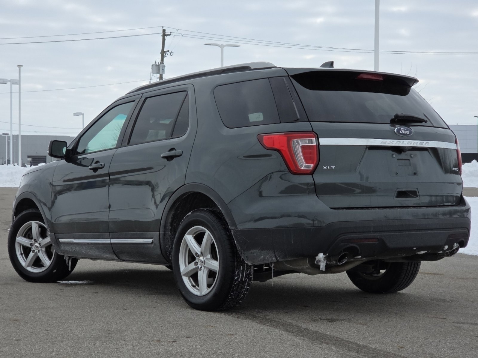 Used 2016 Ford Explorer XLT w/ Equipment Group 202A image 14