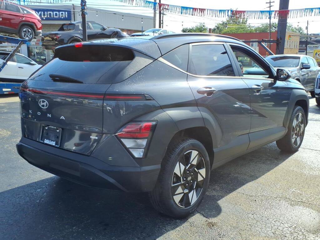 Used 2024 Hyundai Kona SEL AWD/4WD image 4