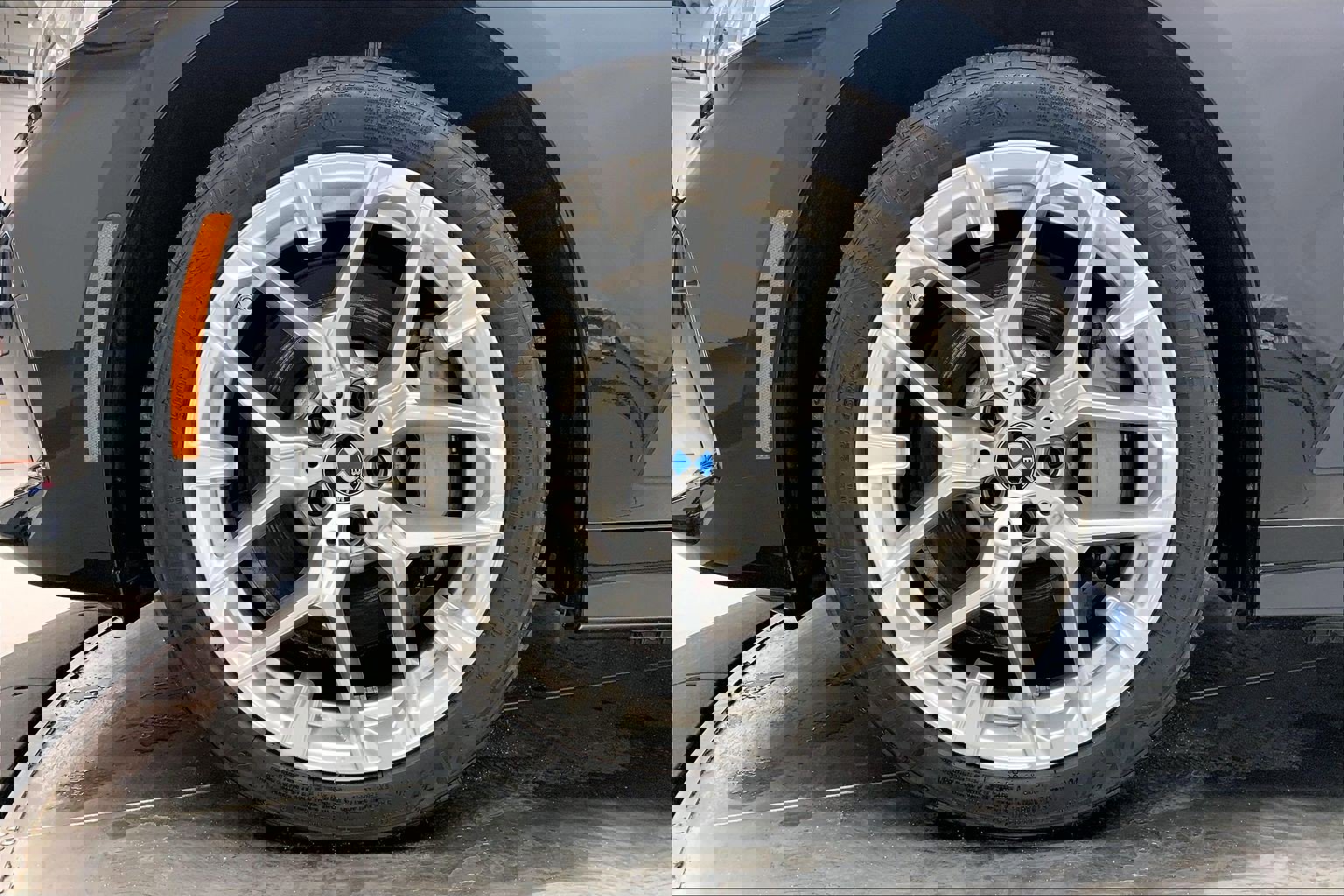 Used 2025 BMW 330i xDrive Sedan w/ Premium Package AWD/4WD image 8